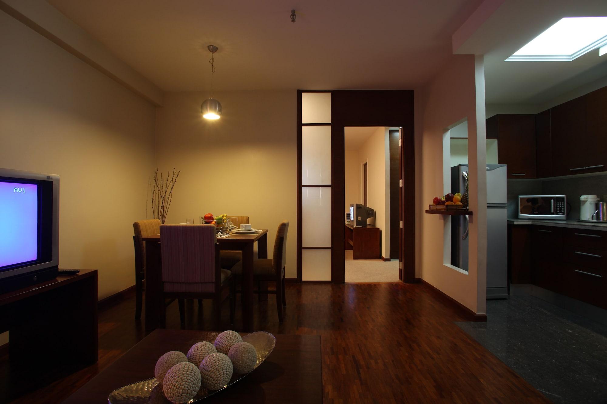 Amorsolo Mansion Hotel Макати Экстерьер фото
