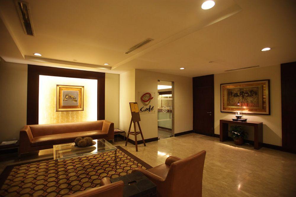 Amorsolo Mansion Hotel Макати Экстерьер фото